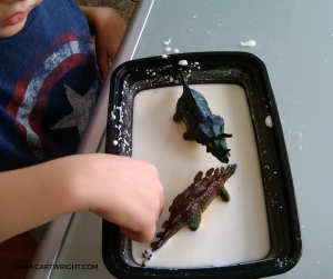 Toddlers and preschoolers love science projects! And they can be easy and relatively mess free. Here are 5 simple sensory stem activities for toddlers and preschoolers. Sensory Activities | Science for toddlers | Science for preschoolers | Sensory STEM projects #sensory #activity #STEM #science #project #toddler #simple #preschooler Team-Cartwright.com