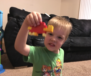 Legos are an amazing STEM toy that can last for years. Learn-To-Play…With Bricks teaches kids of all ages how to make fun shapes and animals. Learn why these are amazing books and how to win one! Learning Activity | Legos | Preschooler Learning | Learn at home #learningactivity #preschool #kids #Lego #STEM #toy #review Team-Cartwright.com