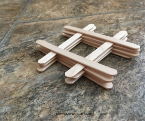 Lazy Mom Hack: Craft sticks are the perfect on the go activity. Pack some in your purse and your children can be entertained anywhere. Here are 6 easy learning activities for busy on the go families using craft sticks. Toddler Activities | Preschooler Activities | Learning Activity | No Prep Activity | Easy Learning | Lazy Mom Hack | Travel Activity for Kids #learningactivities #preschool #toddler #kid #STEMactivity #noprepactivity #travelactivity #craftsticks #kidcraft Team-Cartwright.com