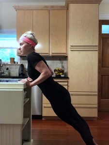 30-second exercises for moms. #momworkout #momtips Team-Cartwright.com