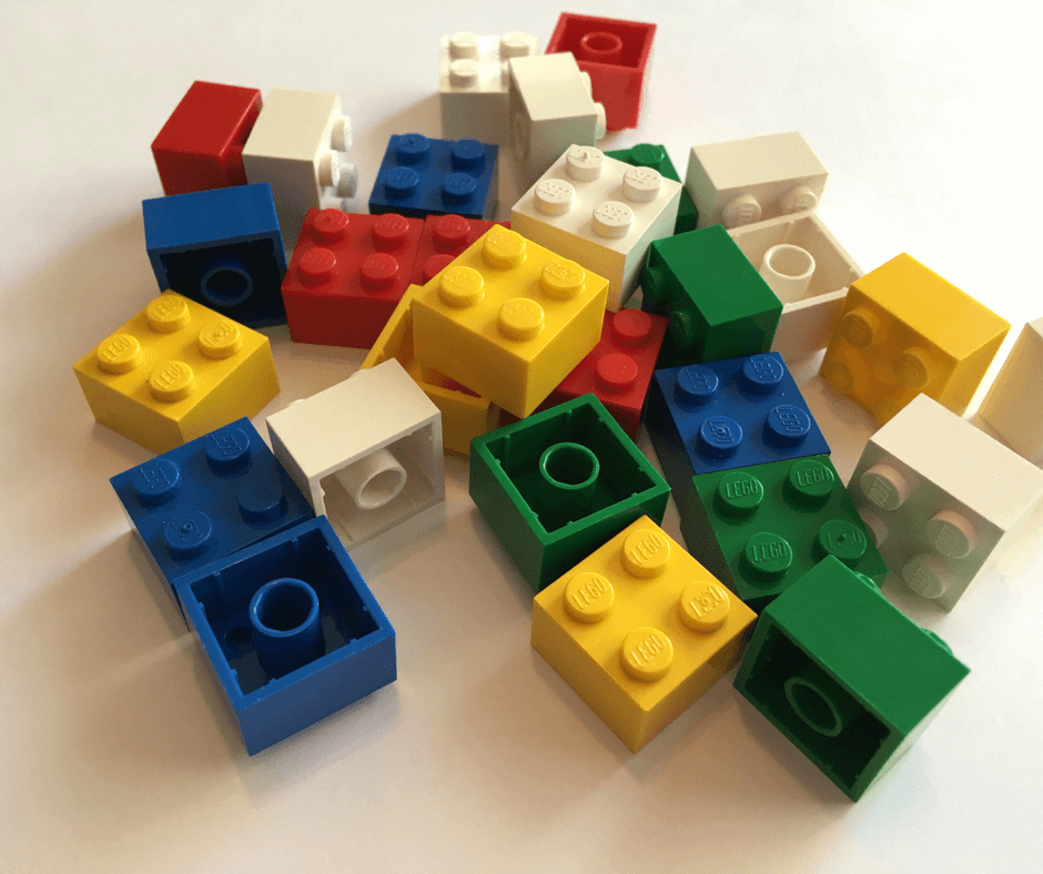 Simple Lego coding activities for kids. Start your kids on the path to coding with these easy STEM activities! #coding #kids #Legos #STEM #learning #activity #toddler #preschool Team-Cartwright.com
