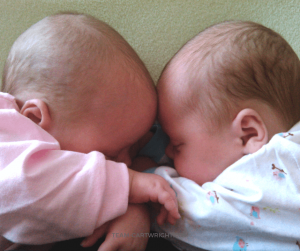 How to sleep train twins in the same room. Don't let room sharing make you think you can't teach your twins to sleep through the night. Here are the best tips on how to teach your twins to sleep, even in the same room. #twins #sleep #training #baby #babywise #pacifier #tips #hacks Team-Cartwright.com