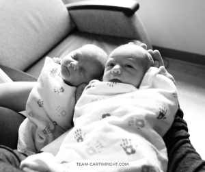 Learn how to get your twins on a schedule. A step by step guide for success and sleep. #twinschedule #newborntwinschedule #sampleschedule #babywise #babywiseschedule #twinfeedings #twinsleep #eatwakesleepcycle #twinmom Team-Cartwright.com