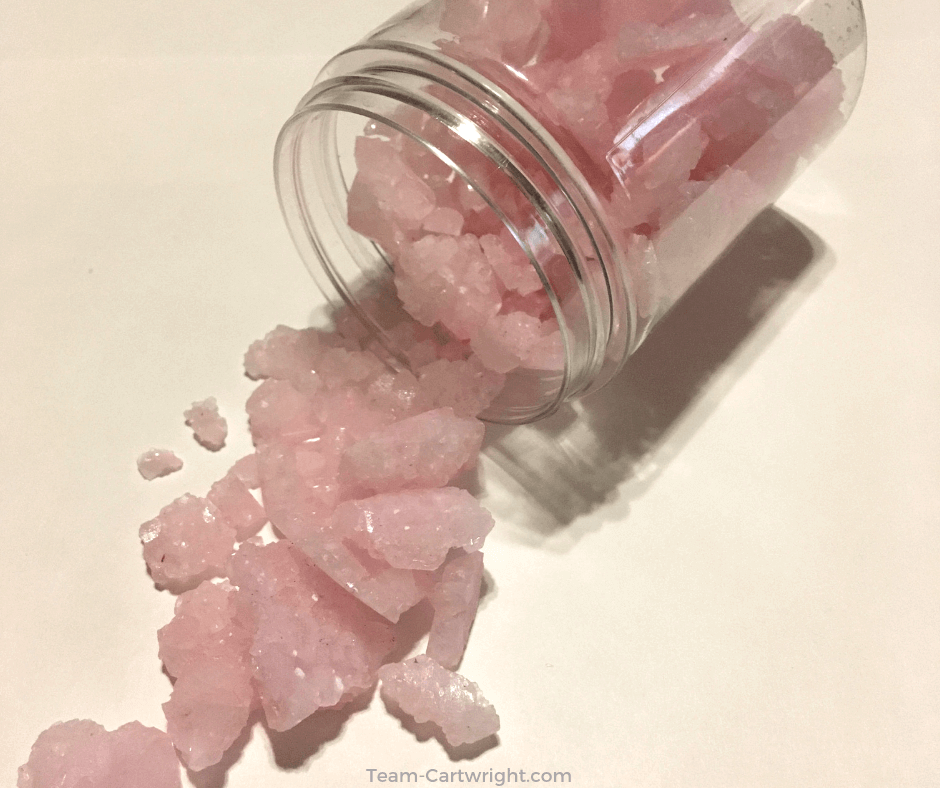 Crystal science for kids! Learn just how easy it is to make beautiful crystals at home, and get the science behind them! #crystals #science #STEM #preschool #toddler #kids #sciencefair #learning #activity Team-Cartwright.com