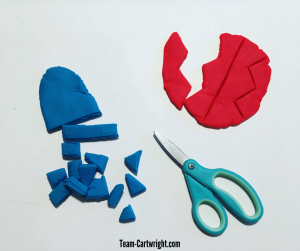 Worried about giving your child sharp scissors? Try using play doh! Cut safely and work important skills. #ScissorSkills #CuttingPractice #PlayDoh Team-Cartwright.com