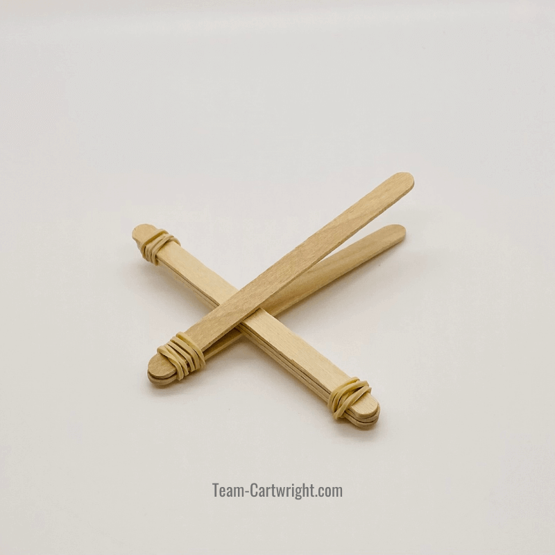 3 stick bundle in between 2 stick bundle to make diy popsicle stick catapult